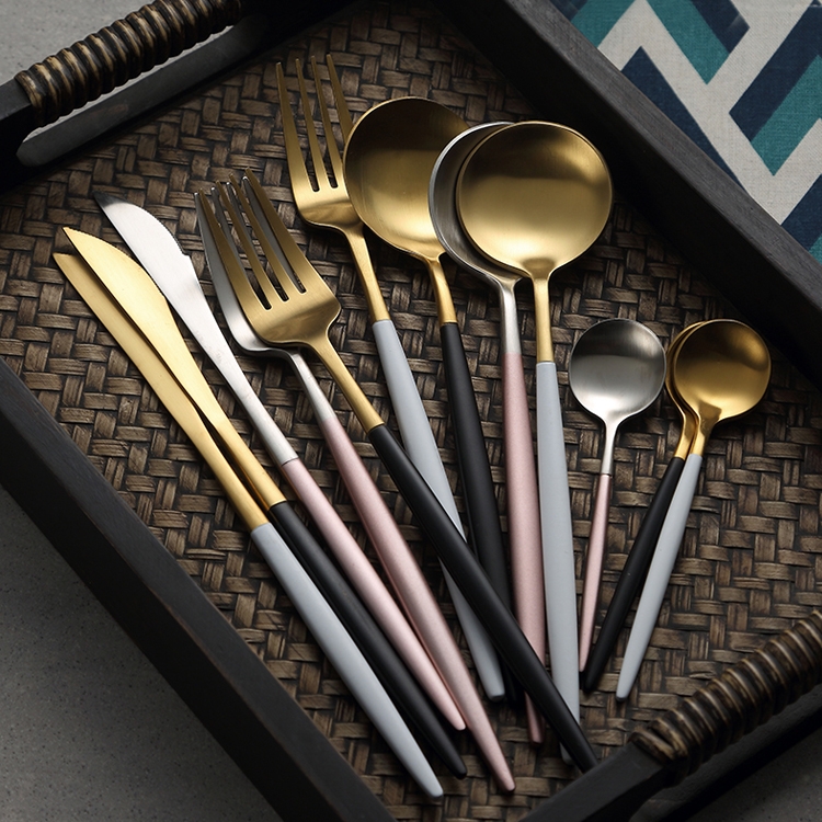 3종색상 12pcs 스푼 나이프 포크 풀 세트
